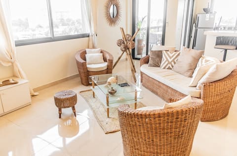 Cosy Studio K 92m² avec balcon et vue sur le Wouri