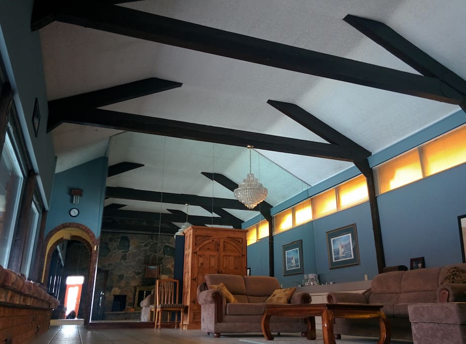 Great Hall 700 sq.ft.
Beamed 15 ft. ceiling. Built in 1885.
