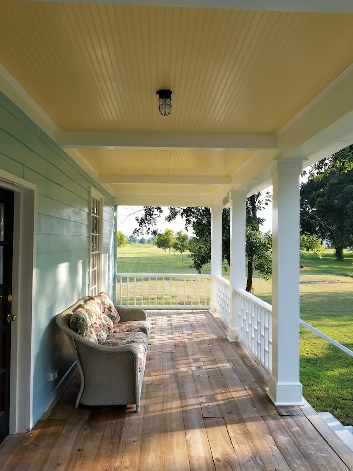 Relax in a Pecan Orchard 15 min. from Airport.