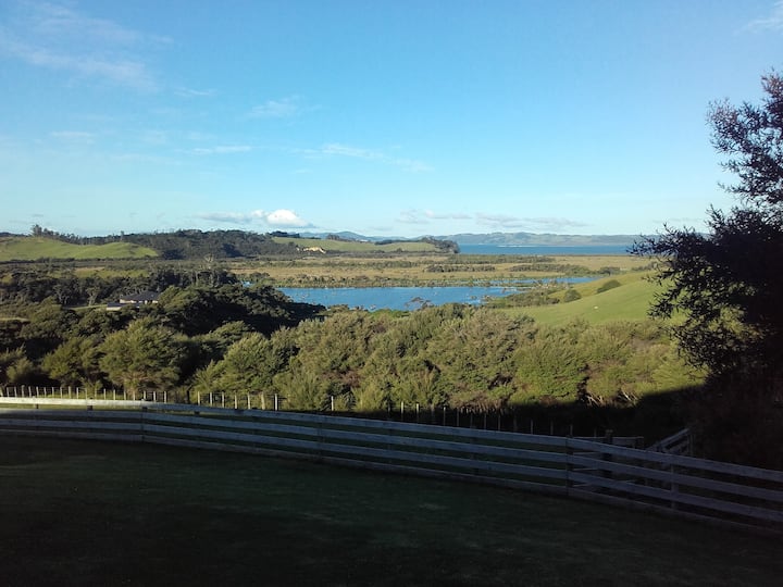 Kaipara Lake Tranquility. Fantastic views & peace.