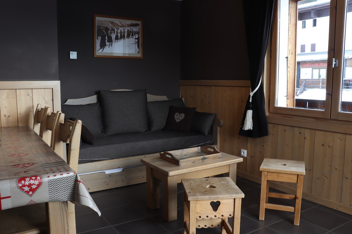 Top performing Airbnb: Cozy apartment at the foot of the slopes, carry 1 in Les Gets