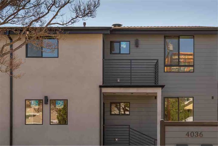 Modern 6BR Retreat • Near DTLA, Disney & Beaches