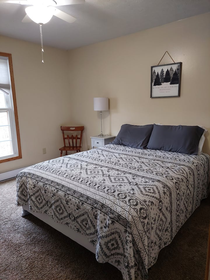 ماستر بسرير ملكي