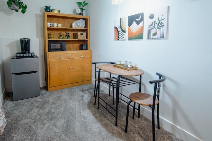 Private King Suite Near Airport *No Cleaning Fee! - West Valley City, UT