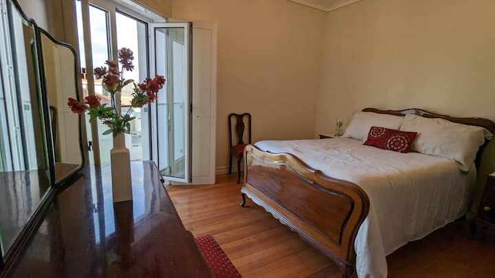 Двойна спалня на 1-ви етаж