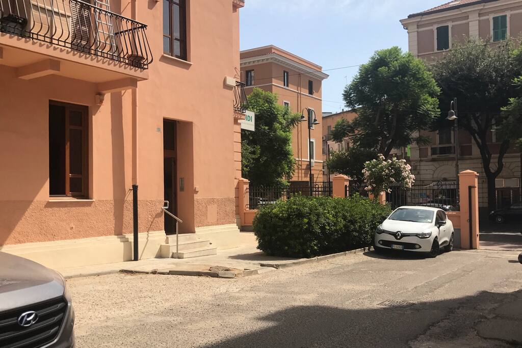 Ingresso e cortile interno