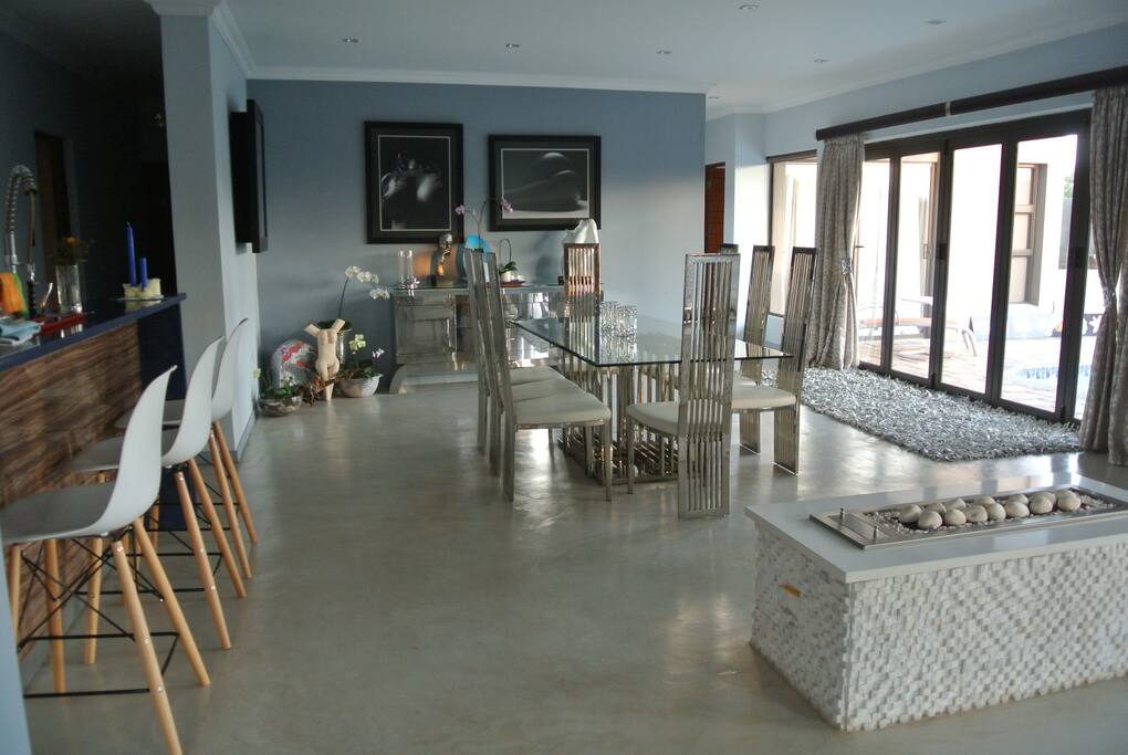 Breakfast & Dining room (or Patio)