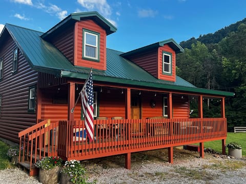 Beautiful cabin, creek, woods, horse farm.