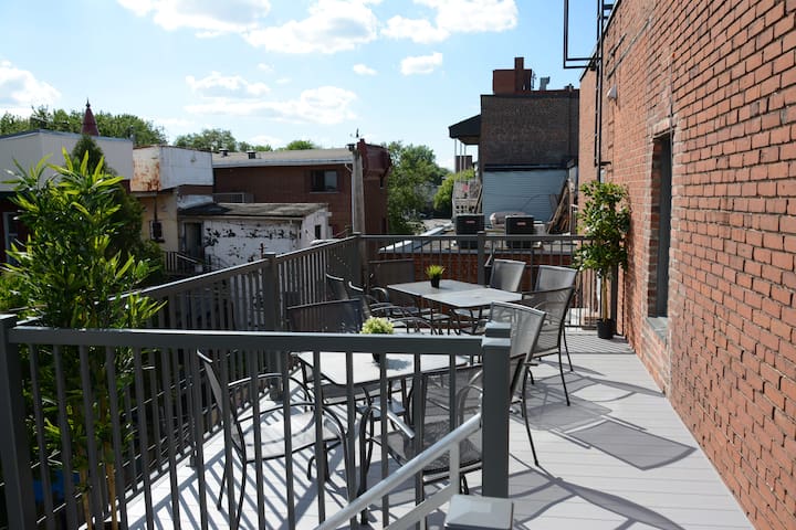 Best Choice – 3 Full Bathrooms – 6 beds – Terrace gallery image 3