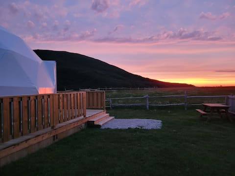 Sunsetter- Gros Morne Glamping (1/6)