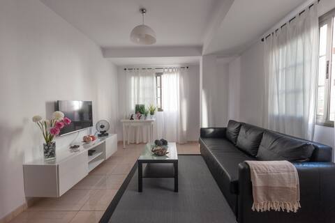 Amazing Apartment just 2 min from the beach.