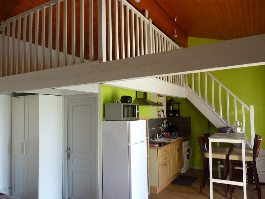 Espace cuisine et vue mezzanine