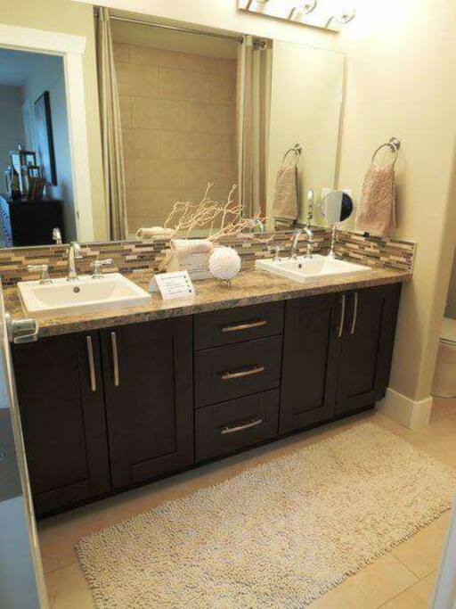 private ensuite bathroom