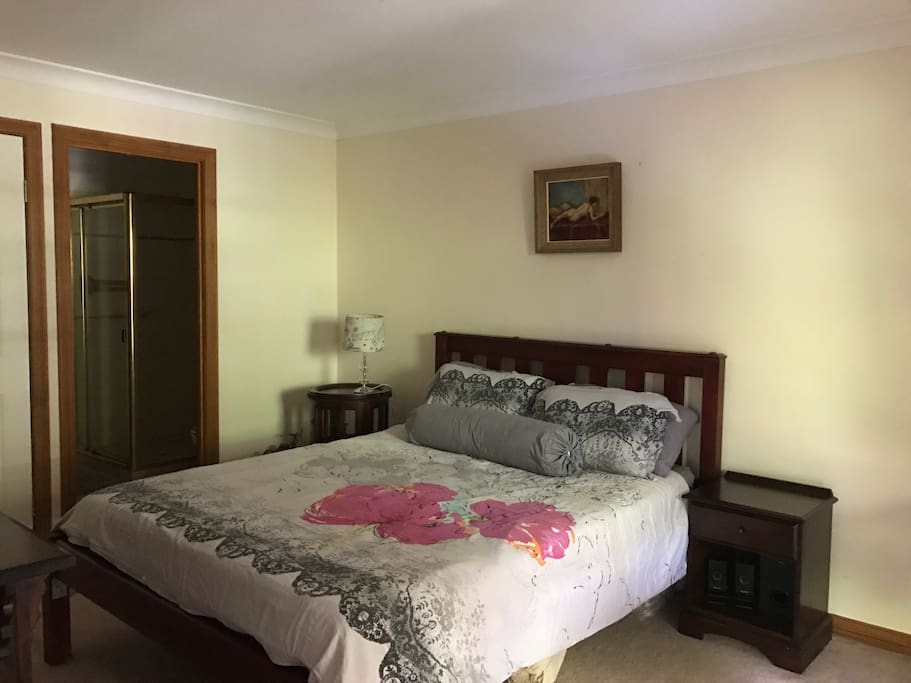 Bedroom with ensuite