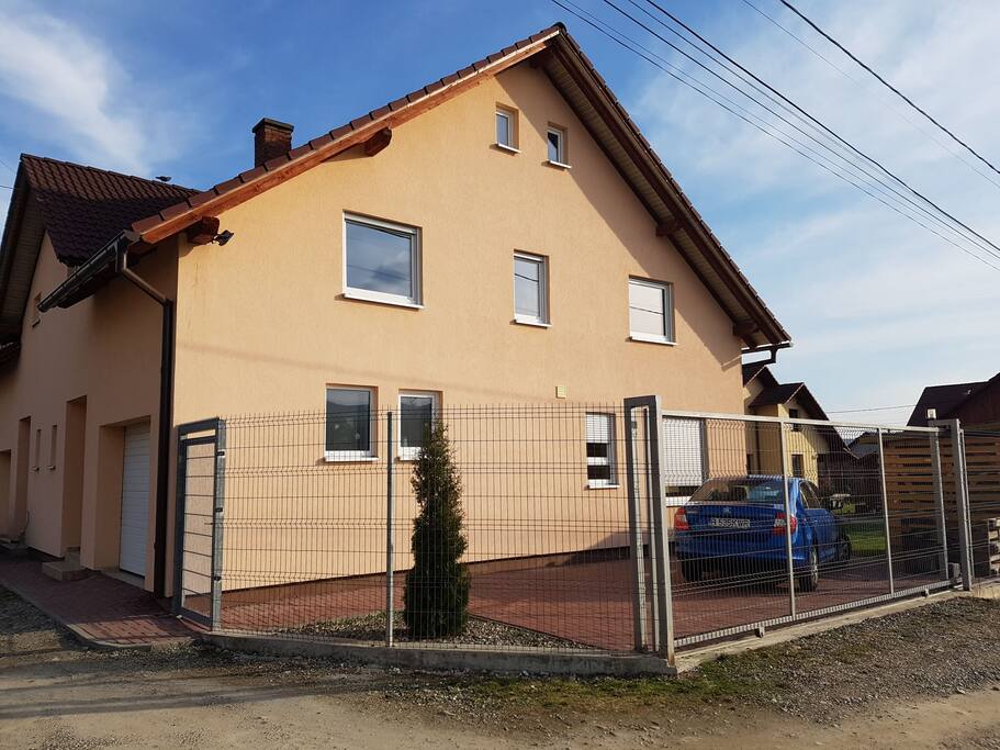 Elektrisches Schiebetor Eingezäuntes Grundstück