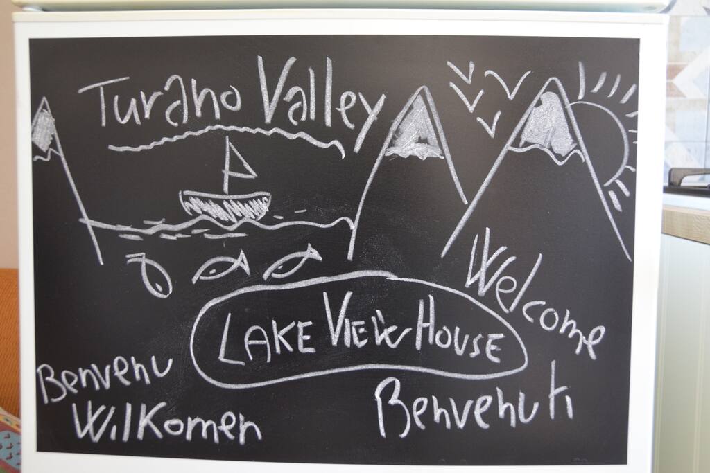 Benvenuti Alla Casa vista lago! Welcome to Lake View House! Benvenue! Wilkommen! Bienvenidos!