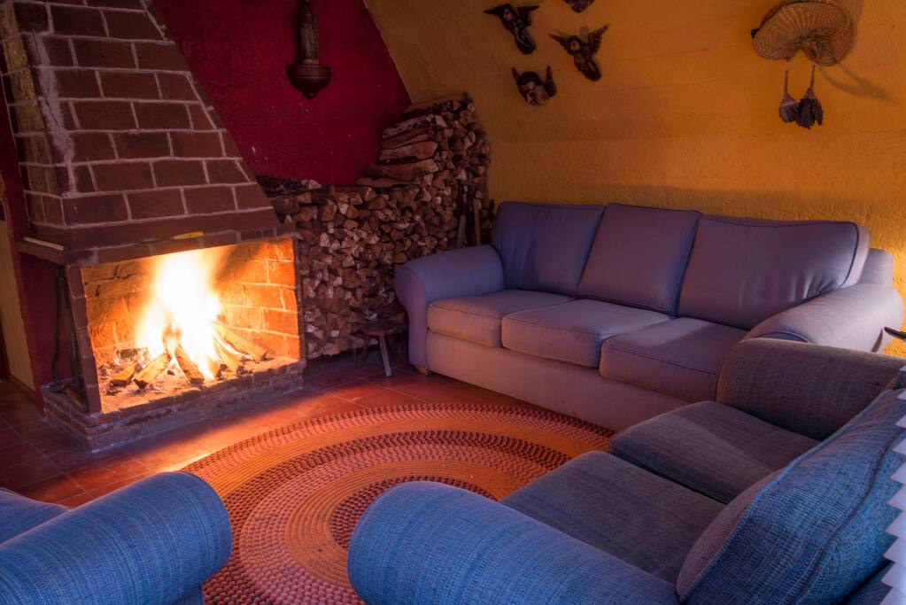 Sala con chimenea
