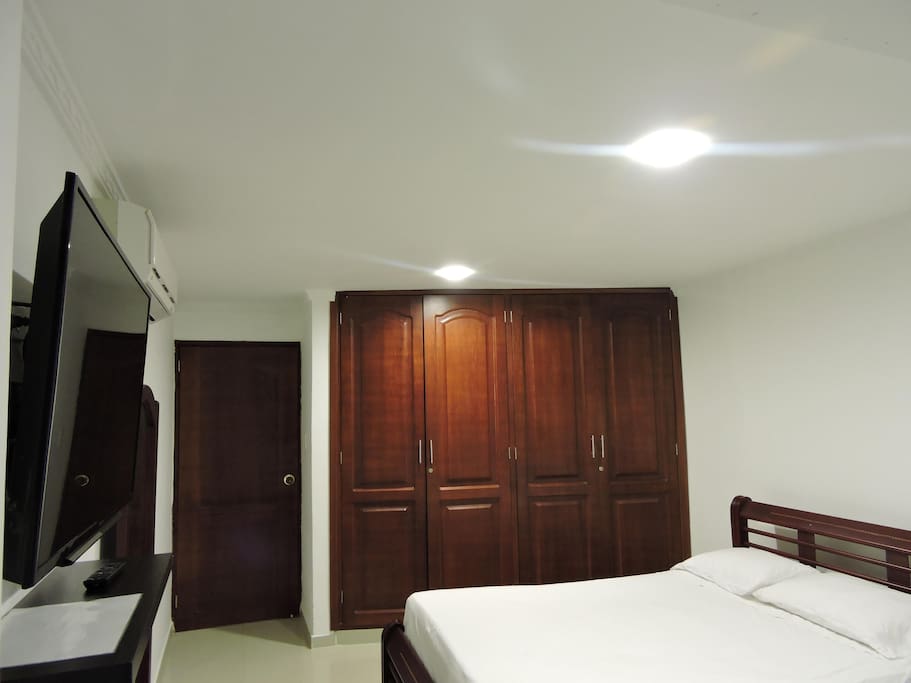 habitacion 1 cama doble aire ac tv lcd 40"