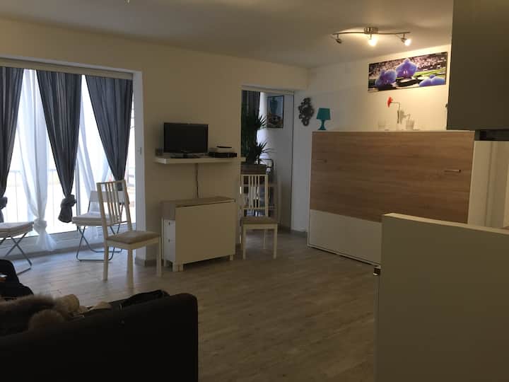 أريكة ميرفي بمقعدين