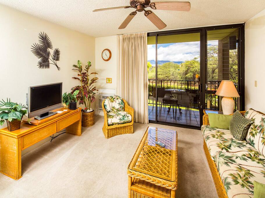 kamaole-1st-4209-living-room-01.jpg