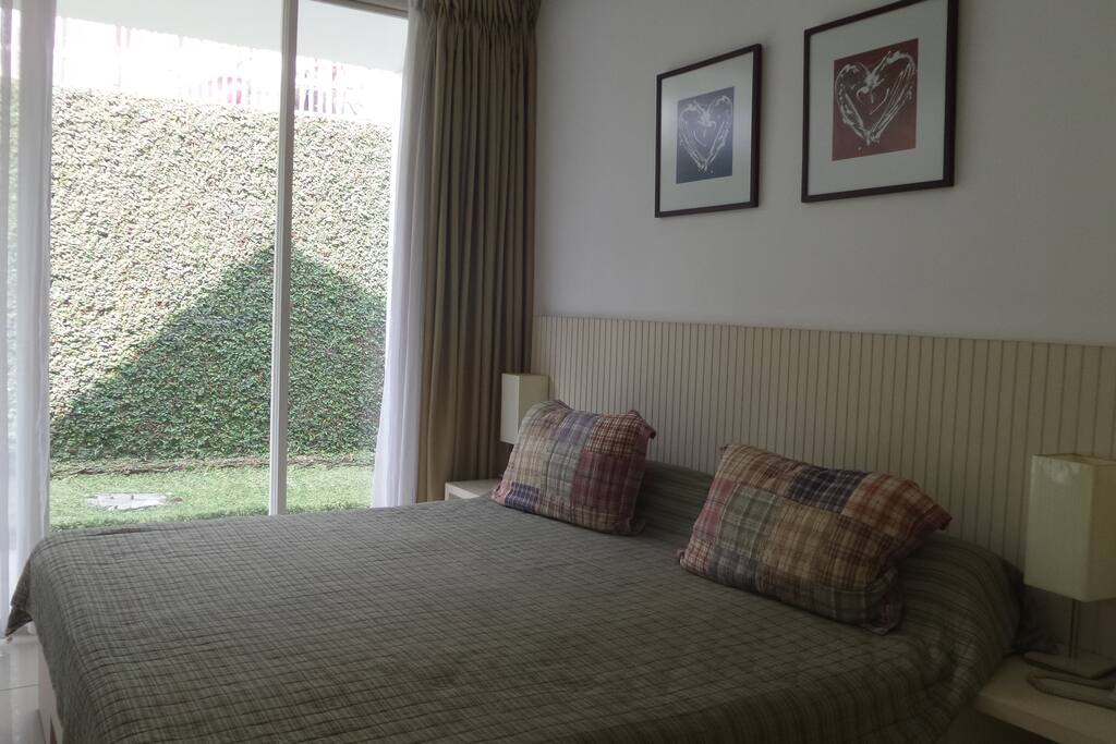 Guest room 1 - 2nd fl