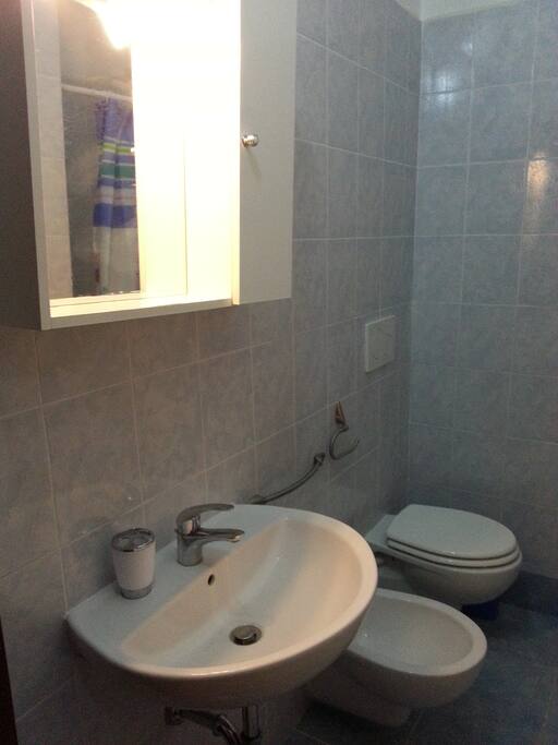 BAGNO CON DOCCIA