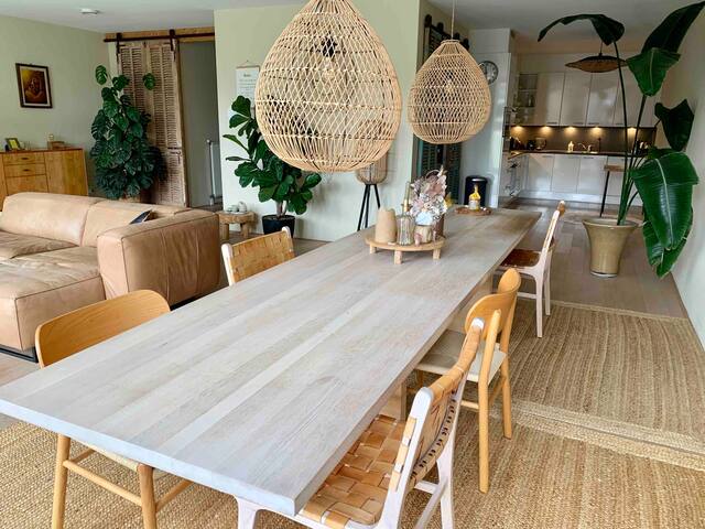 Lovely spacious apartment close to the beach! gallery image 5