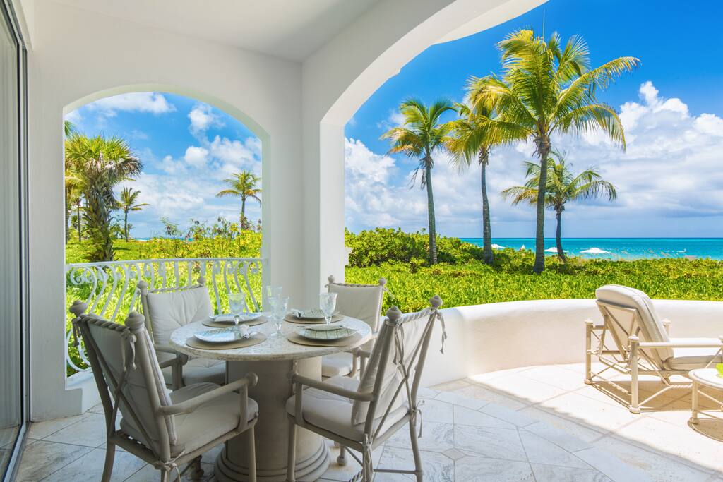 front patio dining area