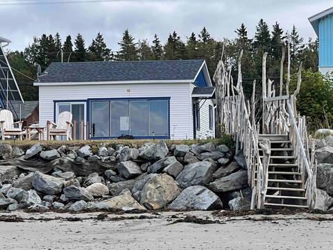Chalet with the song of sea