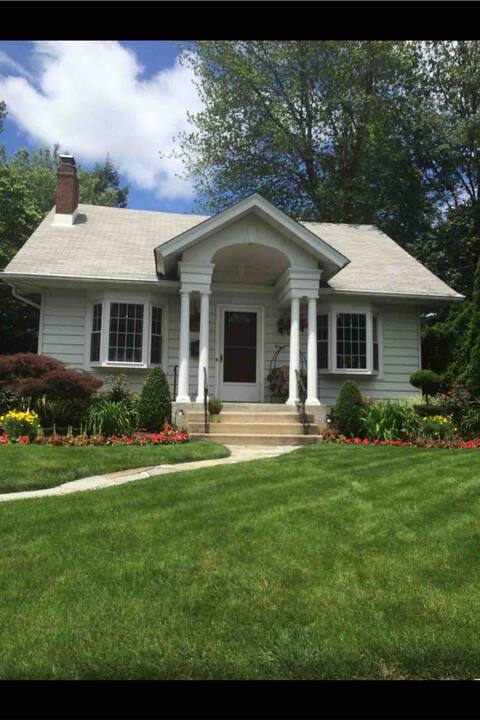 Perfectly Located Family/ Filming Gem!