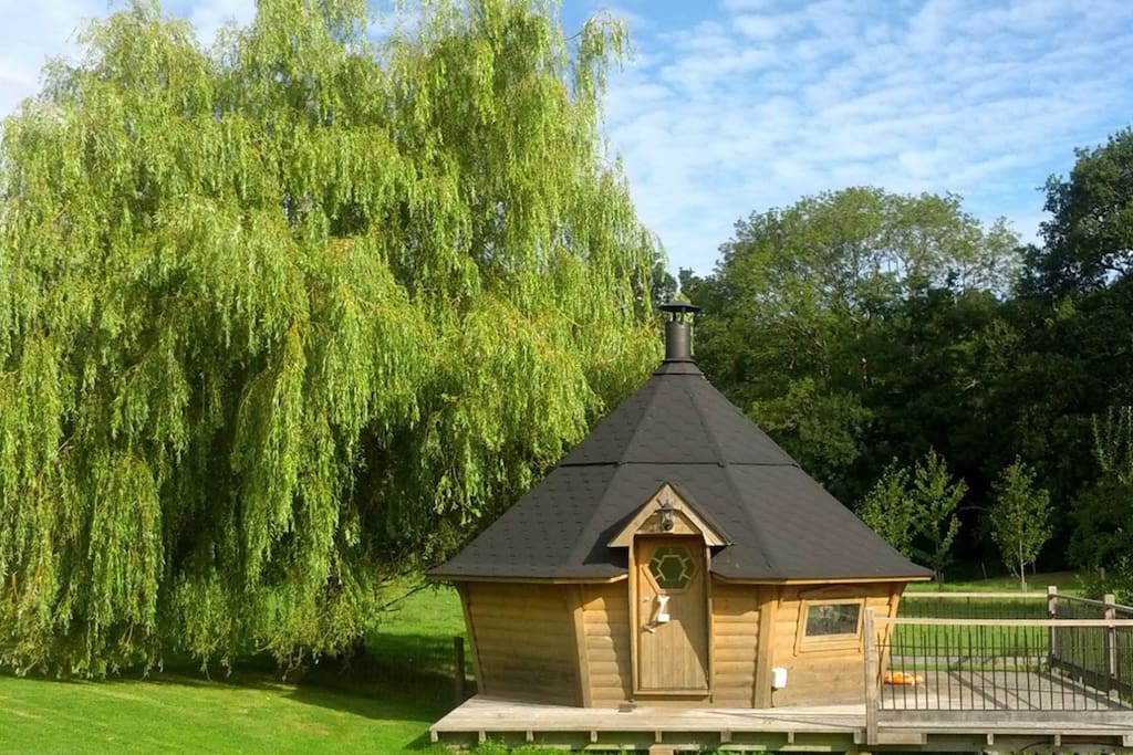 Lakeside Lodge