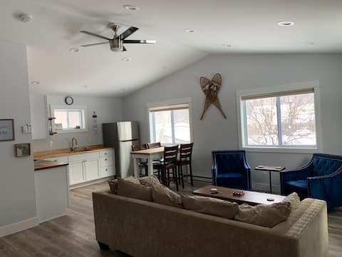 Red Pine Rental  Your up north get away.