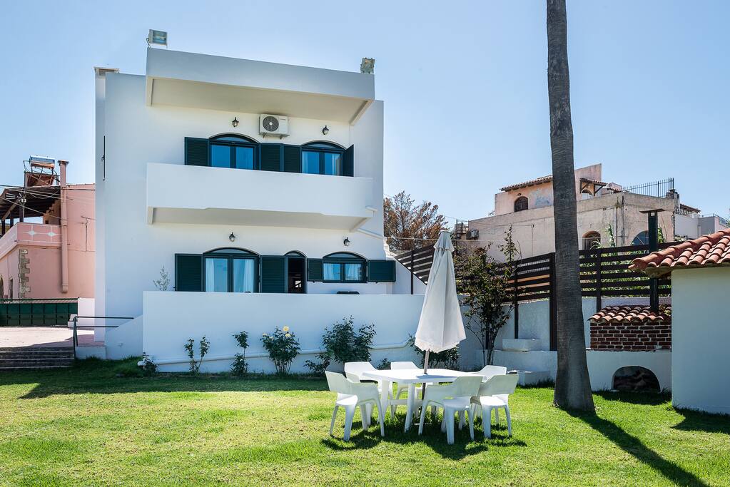 A front sight of the house.