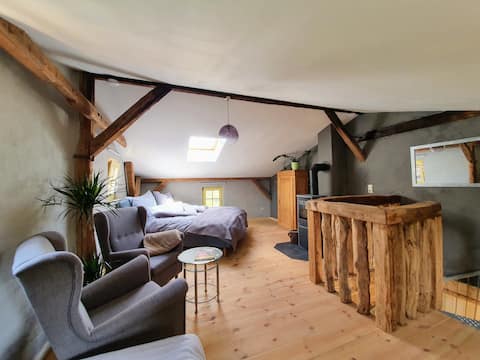 Relax in the design refuge "Ostera"