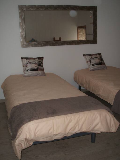 CHAMBRE A L'ETAGE