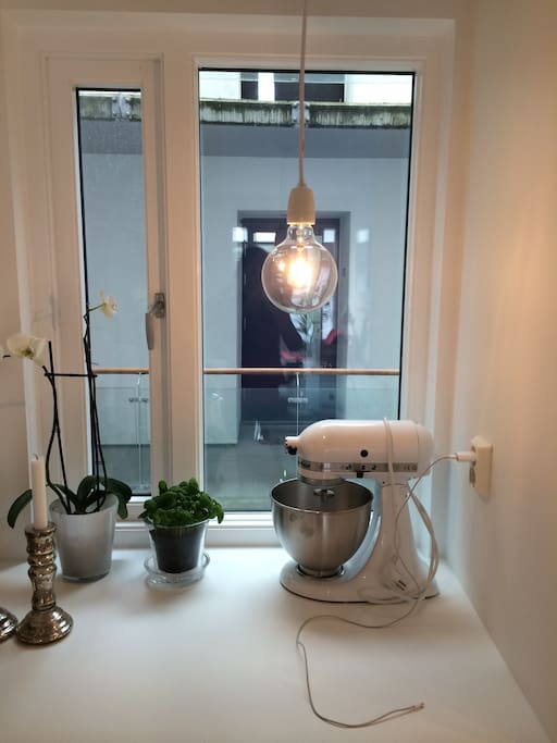 Nice and delicate kitchen for you to use.