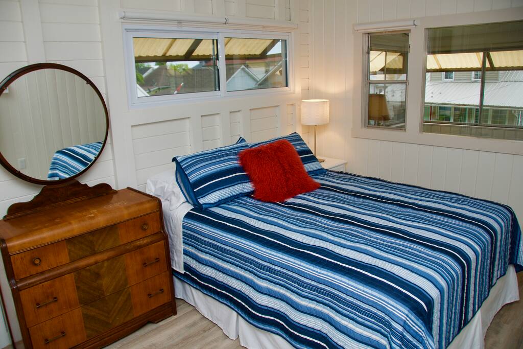Master Bedroom, Queen Sized Bed.