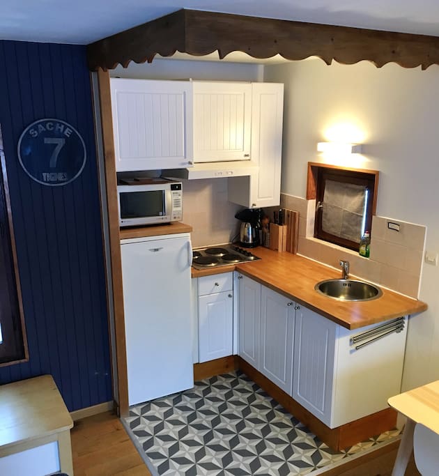 Modern kitchen with all the equipment to easily cater for a group of four