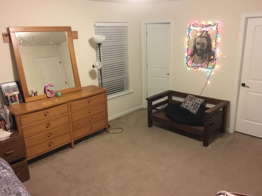 Bedroom space capable of using 2 air mattresses and a few sleeping bags