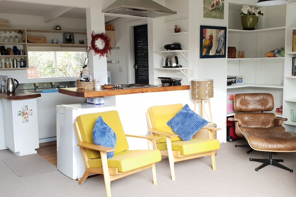 open living dining kitchen