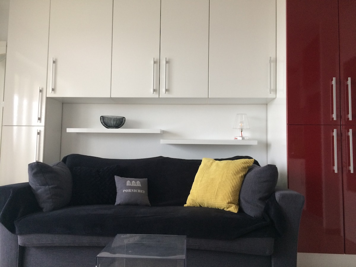 Разтегателен диван 140iter}