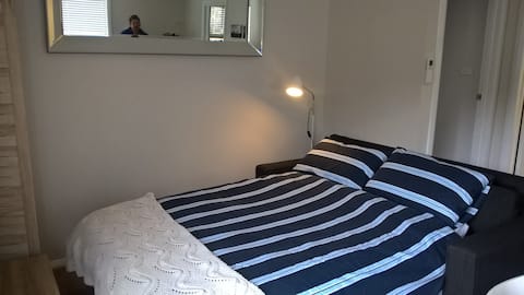 Popular Airbnb listing: Banksia Bicheno - central location in Glamorgan Spring Bay