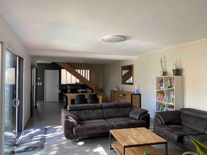 Agréable Maison Spacieuse Avec Piscine - Aytré