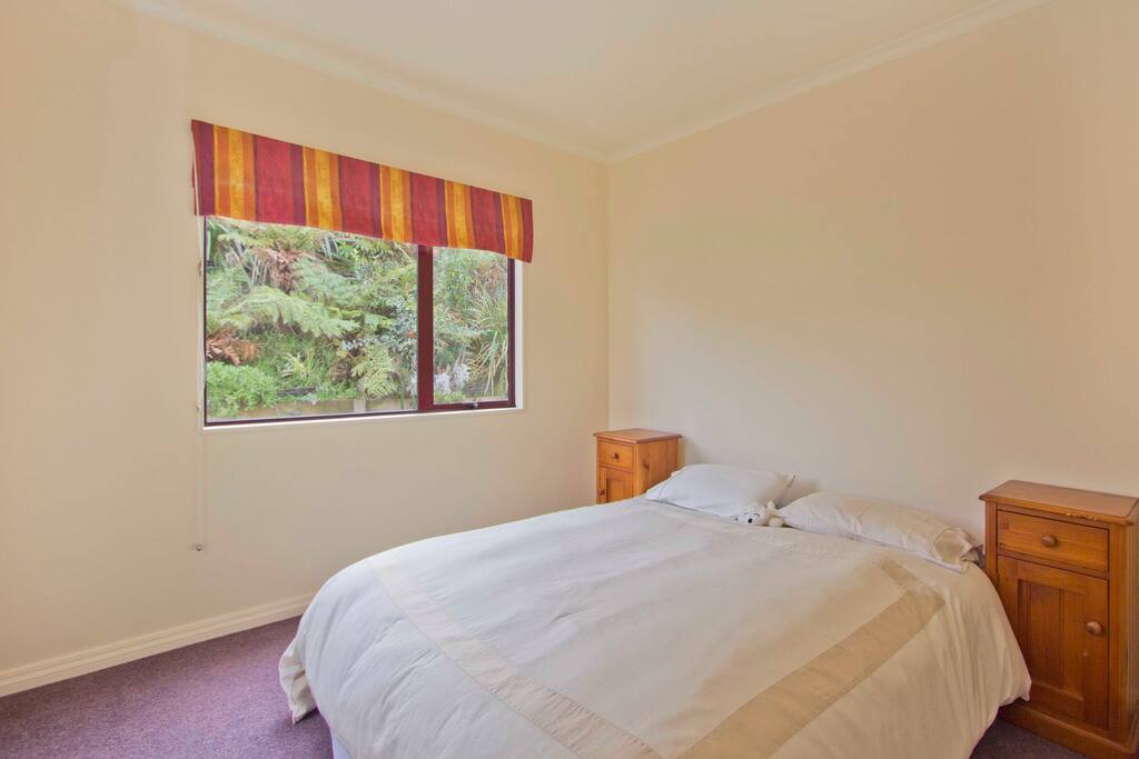 Downstairs bedroom, queen bed.