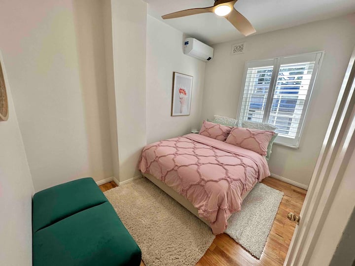 Segundo dormitorio con cama tamaño queen