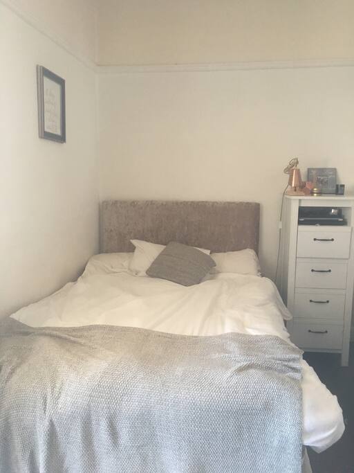 Queen size bed