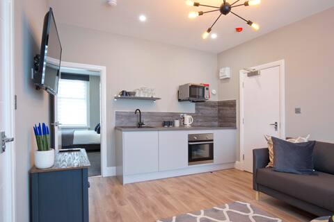 Luxury Blackpool Apartment. Sleeps 4 Free Parking