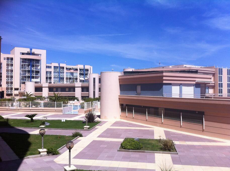 résidence, piscine fermée