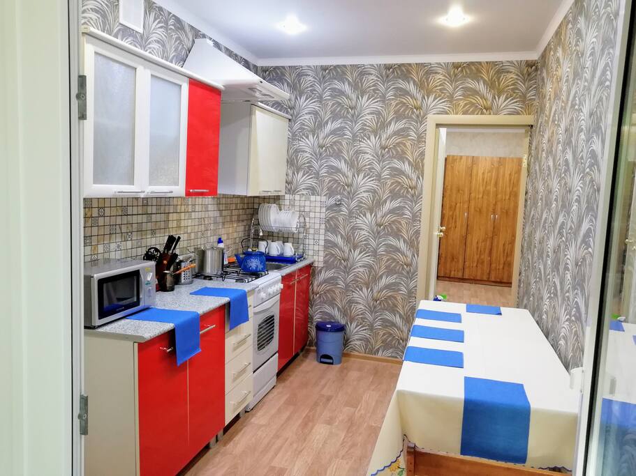 Кухня полностью оборудованна