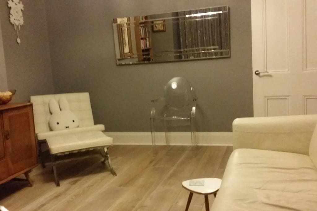 seating area of the lounge.
